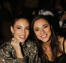 Maybe you would like to learn more about one of these? A8hna Oikonomakoy Eyaggelia Syriopoyloy To Ekapsan Sta Mpoyzoykia Me Poioys Diaskedasan Fay S Book