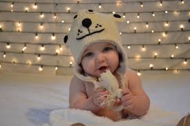 The pure soul of the babies fit well with christmas to create such wonderful pictures. Making The Holidays Merry And Bright Diy Baby S First Christmas Photo Shoot Short Pockets Number Two