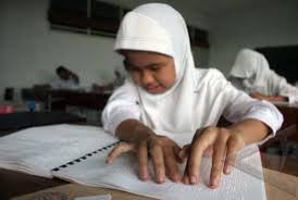 Sekolah inklusif galuh handayani surabaya video profile. Sekolah Inklusi Yogyakarta Red Pastel B