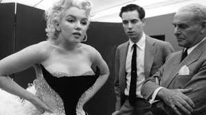 Marilyn monroe), урождённая но́рма джин мо́ртенсон (англ. Sekrety Krasoty Merilin Monro Chem Monro Privlekala Muzhchin Irma Stream