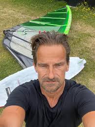 Hi I need some input regarding switching to D1 exhaust..is there a trick to  getting the upper leg off without removing the powerhead? Tohatsu m50d2