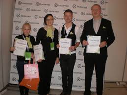 Äsja lõppenud müüja kutsevõistlusel Noor Meister 2015 raames saavutas  töökohapõhises võistlusrühmas meie kooli MK14 õpilane Marek Ross II koha.  Meeskondlikul võistlusalal, kus demonstreeriti kaupade väljapaneku  tehnikaid ja kujundati temaatiline ...