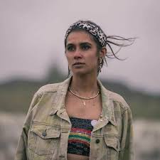 Sophia ali, mia healey e shannon berry raccontano la serie tv the wilds. Fatin Jadmani The Wilds Wiki Fandom