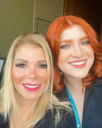 Mi niña hermosa, en que momento ya son 26 años, si hace tan poquito como te  disfrutaba, peinándote, llevándote a todas tus clases, disfrutando tus  competencias de baile y cada vez que