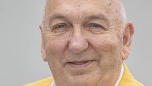 Hands off city streets, says business group as mayor backtracks