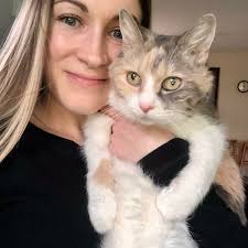 Angela Rafuse Is A Founder Of 'My Grandfather's Cat Charity', Helping  Seniors To Rehome Their Pets