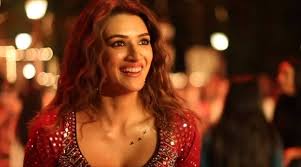 Netizens were stunned after learning that sanon had to gain 15 kgs to convincingly play the role. Mimi Review A Comedy Drama Energized With Kriti Sanon S Phenomenal Acting But Confused At The Logic Buzzpedia