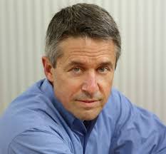 Take 5: Local author and attorney Michael Kahn returns to his first  character after 10 years