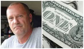 Homem acha nota de US$ 1 em máquina de venda automática que pode valer até  R$ 90 mil