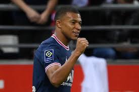 It's the first dribble of note in a psg shirt for messi, who tries to open up three defenders and then lays the ball into the path of mbappé passing him on the right. Cuj3a2e2ob Nqm