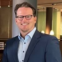 100+ "Thomas Moll" profiles