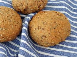 Ur Dinkelbrotchen Mit Flohsamen Weizenfrei Meergruenes Dinkelbrot Flohsamen Weizenfreie Rezepte