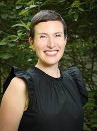 Beth Summers's Instagram, Twitter & Facebook