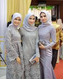 Yang sangat mencolok tentu saja ialah gaya busana muslimah yang kian hari. Pakaian Buat Kondangan Model Sekarang
