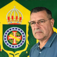 Translations of the word suástica from spanish to english and examples of the use of suástica in a sentence with their translations: Dono De Piscina Com Suastica Nazista E Candidato A Vereador Em Sc Congresso Em Foco