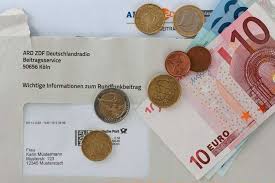 Bundesverfassungsgericht erklärt sich selbst für nicht befangen. Jfbiad9xehuj9m