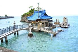 水島 と 龍神社 は八代の定番観光スポットです また パワースポットとしても知られています 満潮時にはまるで 海に浮いている神社 のように見えとても神秘的です 近くには万葉の里公園もありますので家族や恋人と行かれてみては 熊本 観光 日本国内旅行 観光