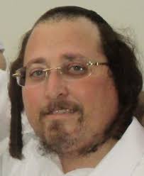 בבית הכנסת 'משכן שרגא' בשכונת רמות בירושלים בישרו היום (רביעי) בכאב כי חבר  הקהילה אברהם בדמן בן ה-36 נפטר מסיבוך של נגיף קורונה. "בצער וביגון הננו  להודיע על פטירתו של אהובנו היקר,