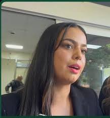 Y la gente ha perdido la cabeza con este caso. Padre, madrastra y sus medio  hermanos con las mismas pijamas pero él tiene una diferente. Según  explicaron ella había comprado sólo para