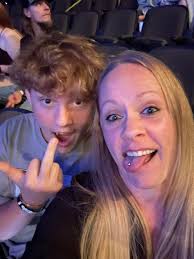 our first grey day was a blast! y'all were HYPEEEE. this was for sure a  life changing experience. also my first ever concert