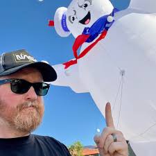 What does a steady solar indicator mean with an MPPT controller?