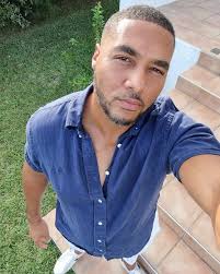 Sometimes that mood just takes over... #flexin #bermybie #laidback