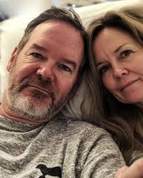 My husband saw this hanging up was like “it's too early for those here,  they're going to die.” I was like “babe, they're fake!” 😂😂😂😂 Seriously  so good though! Details 👇