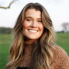 This past May I graduated from The University of Tennessee, Knoxville with  a bachelors in Communication and Information. I am so grateful for my four  years at UT and the opportunities given