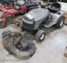 The craftsman lt2000 is a riding mower that had been sold by sears for a number of years. Craftsman Lt2000 917 288031 Lawn Mower In Cape Girardeau Mo Item Dh0529 Sold Purple Wave