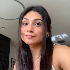 Colleen Joyce's Instagram, Twitter & Facebook