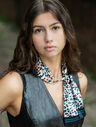 Kay Berglund's Instagram, Twitter & Facebook