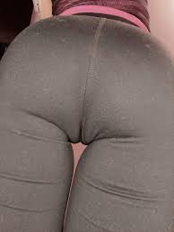 Do you like how my cameltoe looks from the back? : r/cameltoeoriginals