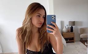 Downlod my official app (link in bio). La Modelo Sarah Kohan Se Desnuda En Instagram