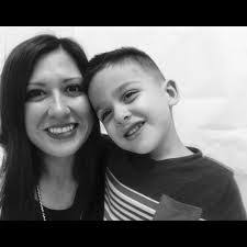 Elizabeth Feemster's Instagram, Twitter & Facebook