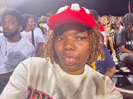 Layla Carter's Instagram, Twitter & Facebook