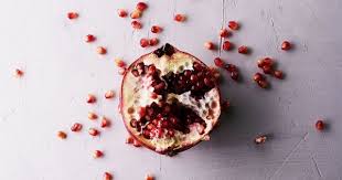 Tanaman ini diperkirakan berasal dari iran, namun telah lama sebagai informasi jika buah delima merah atau red pomegranate memilki julukan super fruit yang diberikan oleh para peneliti ilmiah. Manfaat Buah Delima Untuk Ibu Hamil Popmama Com