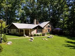 Pet friendly with all the amenities you'd to confirm a reservation moondance vacation rentals requires a nonrefundable deposit of $50 to be. Cabins Cottages Brown County Indiana