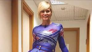 Mi sono colorato i capelli di blu!! Look Capelli Simona Ventura Tinatini Avaliani