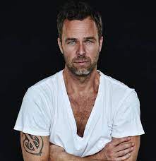 David bourne (born april 8, 1970), known professionally as jr bourne, is a canadian actor. Jr Bourne S Married Life Is Something That Exists Only On Tv Does That Make Him A Gay Man