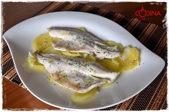 Lubina al horno con patatas – La Cocina Divertida