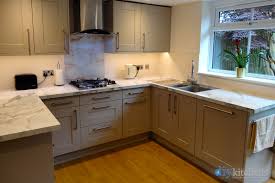 There's nothing worse than opting for a kitchen design scheme you love only to realize months later that it's already out of style. Shaker Cashmere Real Kitchens