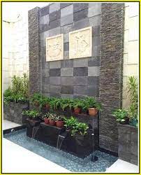 Untuk membangun sebuah kolam ikan dengan ukuran kecil, desain ini adalah pilihan tepat. A Bit Self Help Guide To A Lovely Garden Simple Garden Ideas Kolam Ikan Ide Halaman Belakang Desain Lanskap