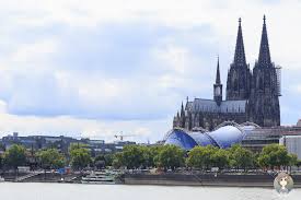1) kölner dom weltberühmt ist der kölner dom, er ist nicht nur der mittelpunkt, sondern auch das wahrzeichen der stadt, mit den zwei 157 m hohen türmen an. Sehenswurdigkeiten In Koln Entdecken Sightseeing In Der Domstadt