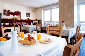 Die schweiz ist für ihre atemberaubenden landschaften bekannt und eines der populärsten reiseziele der welt. Smart Stay Hotel Schweiz Prices Reviews Munich Germany Tripadvisor