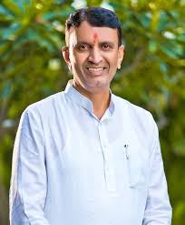 बीड जिल्ह्यासह मराठवाड्याच्या विकासासाठी पक्ष नेतृत्वाने अमरसिंह पंडितांना विधान परिषदेवर संधी द्यावी – बापू गाडेकर