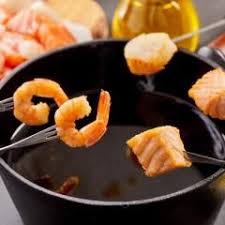Asia Fisch Fondue Mit Garnelen Rezept Gerichte Fur Weihnachten Fondue Fondue Rezepte Fleisch