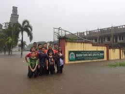 Ma'had raudhotul quran memiliki dua lokasi yang berbeda. Musim Banjir Maahad Tahfiz Darul Quran Wal Qiraat P Mas