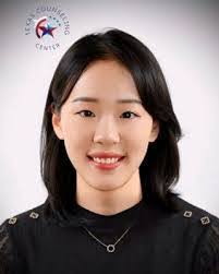 Eunah Lee's Instagram, Twitter & Facebook