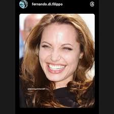 まず第一に、これはエイミー・アダムス。 第二に、彼女は映画「ナイトビッチ」の役で太った。