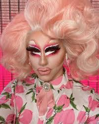 Tracy Martel's Instagram, Twitter & Facebook